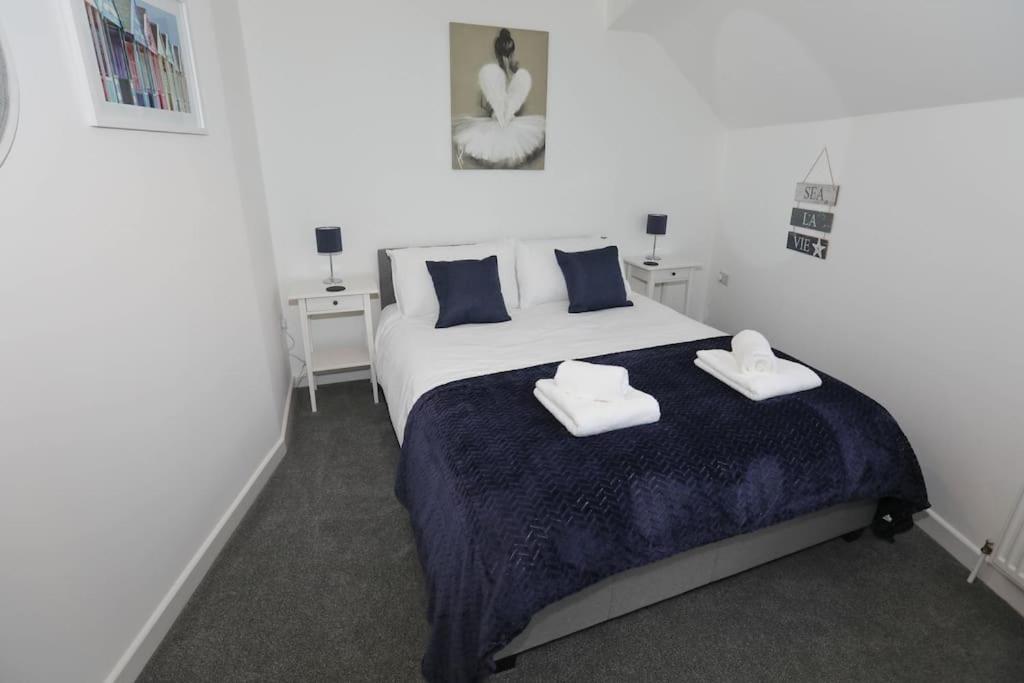Exmouth - Apartment 1, Strand House - Modern 2 Bedroom Apartment, Perfect Location For Access To Beach & Town Centre - Sleeps 4 Guests - No Parking - Hosted By Rentmyhouse المظهر الخارجي الصورة